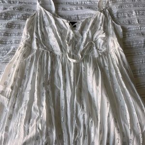 White sundress with silver stitching, sz 18/20